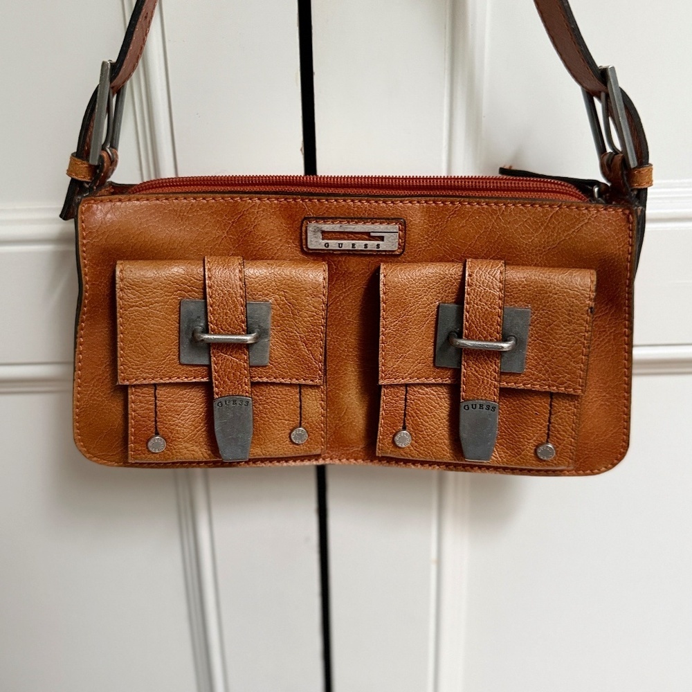 Guess Kassie convertible purse-shoulder bag - plaque logo
